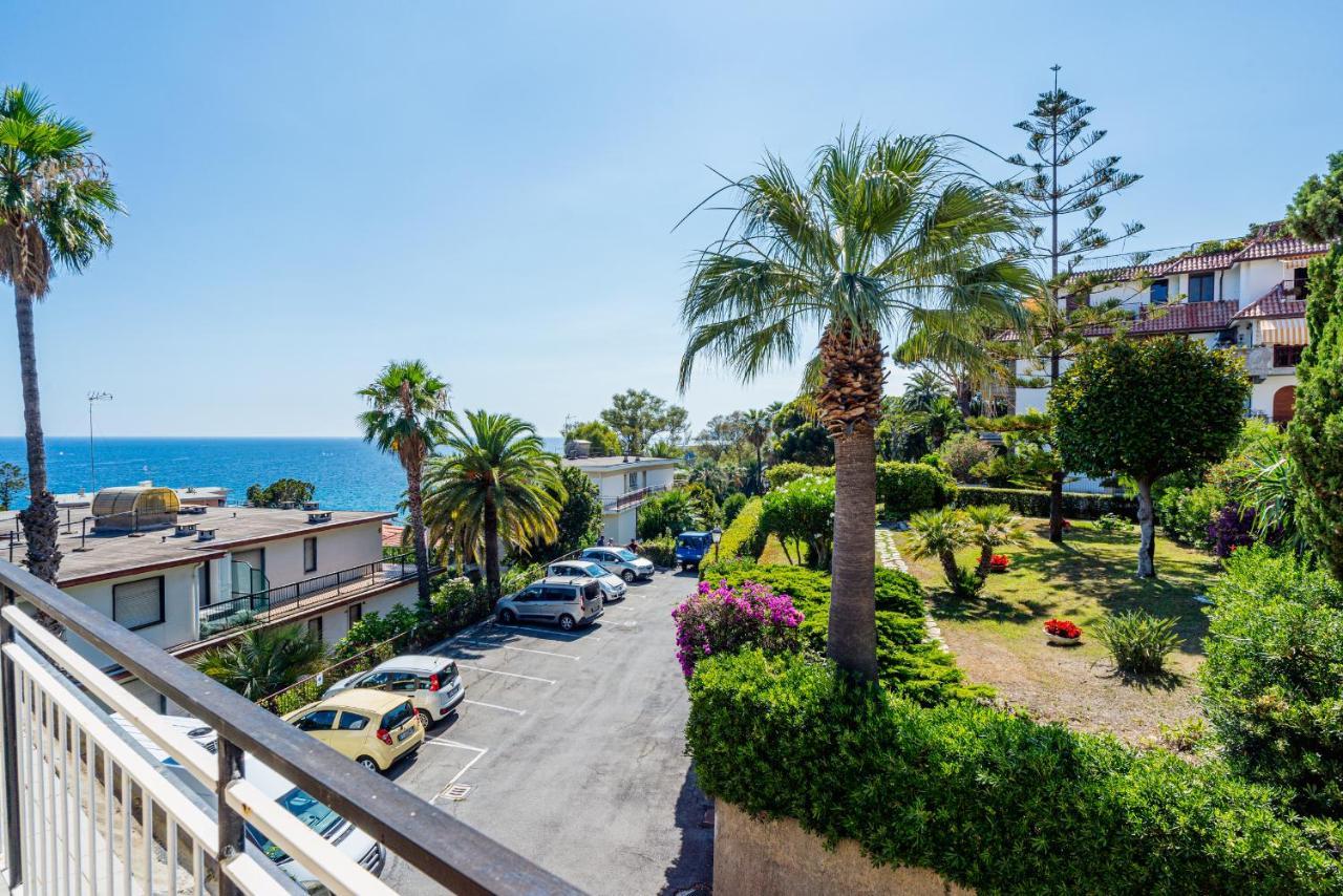 Tre Ponti Panoramic Seaview Apartment Sanremo Exterior photo